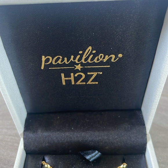 Gold Heart Necklace 💕 - Picture 4 of 7